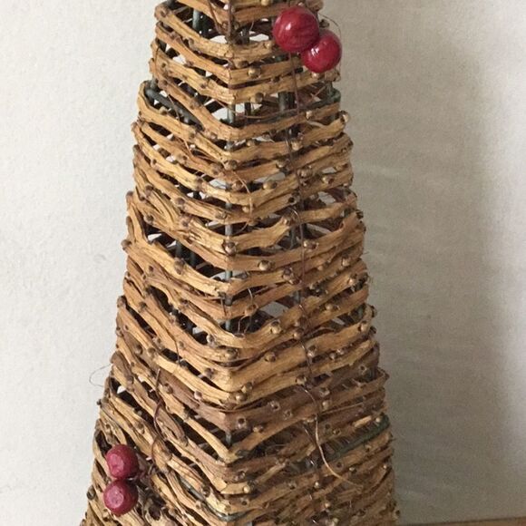 Christmas tree with twine berries rustic natural boho Xmas winter - Picture 3 of 5